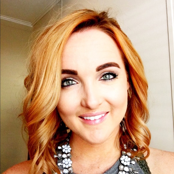 Meet your Posher, Kayla - Picture 3 of 3